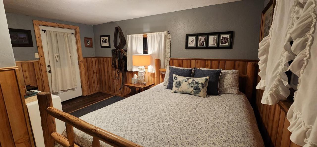 Bear Creek Ranch Bed & Breakfast Essex Exteriér fotografie